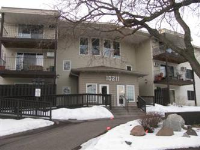 10211 Cedar Lake Rd #306, Minnetonka, MN 55305 