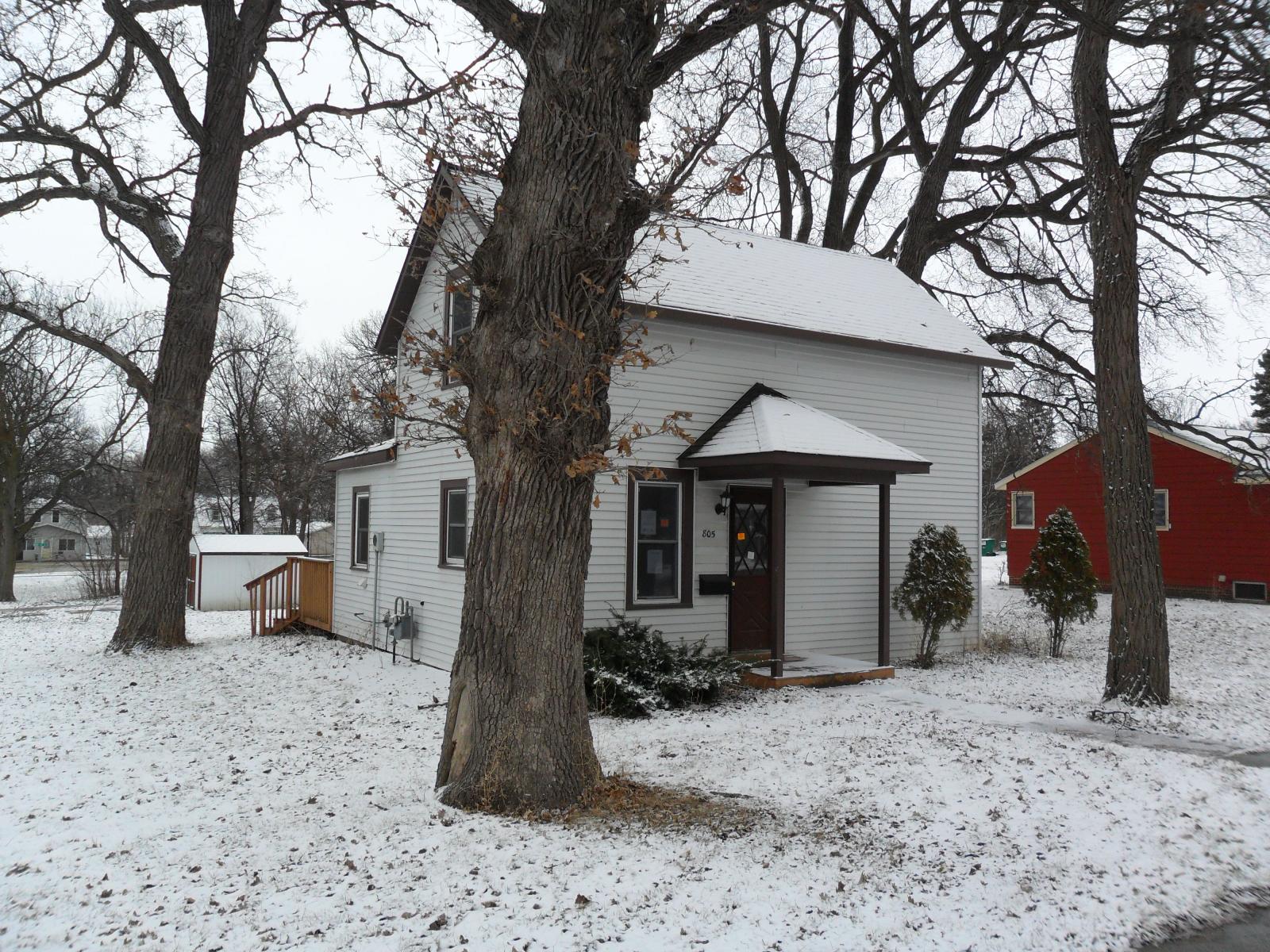 805 Franklin St SW, Hutchinson, MN 55350 