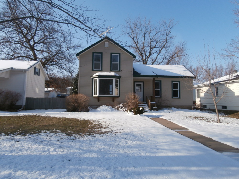 109 Hoffman Street, Cannon Falls, MN 55009 