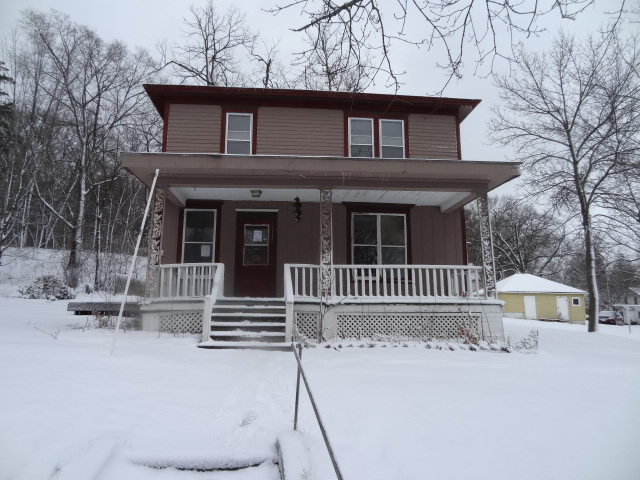 215 W Colville Stre, Cannon Falls, MN 55009 