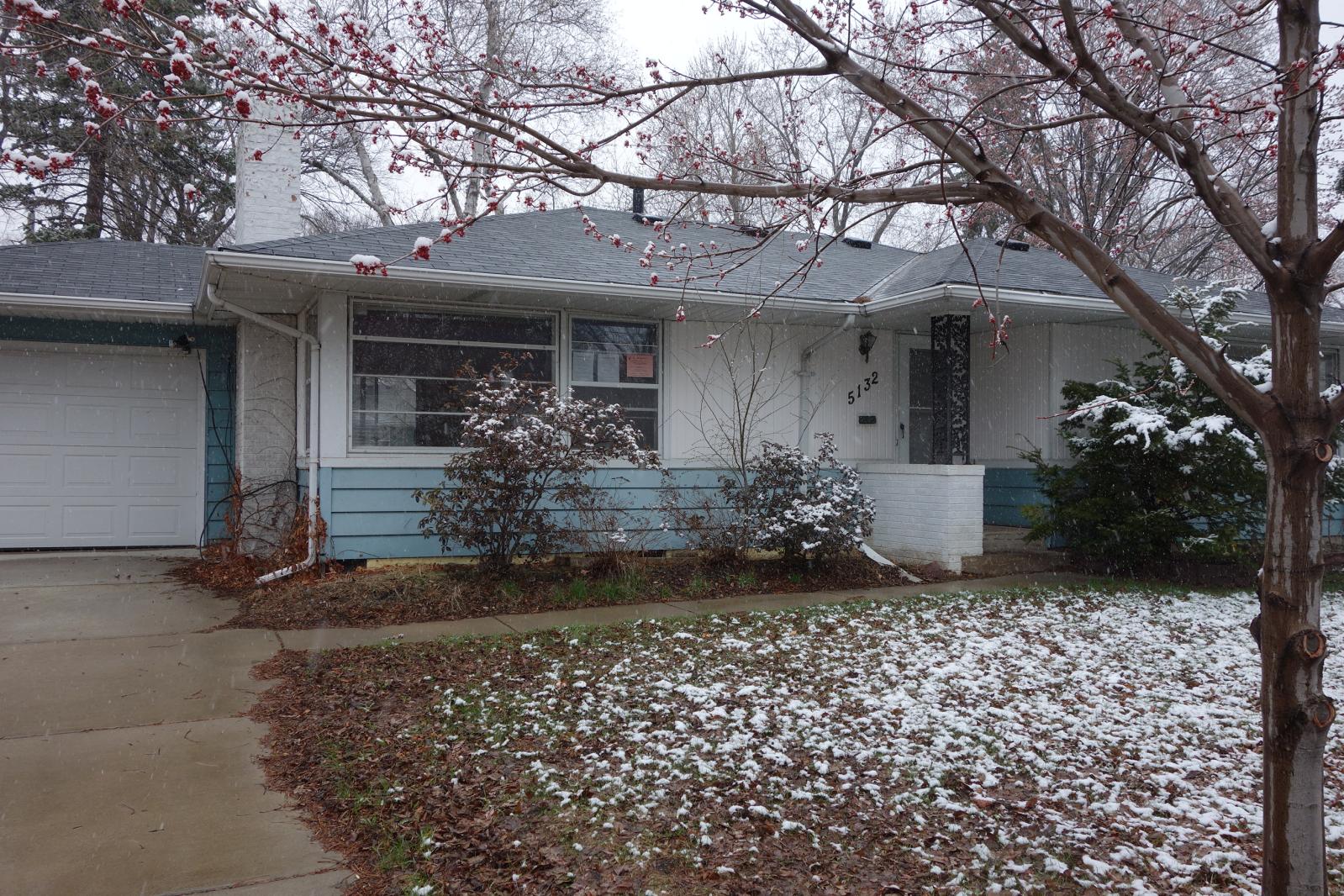 5132 Lakeside Ave N, Crystal, MN 55429 