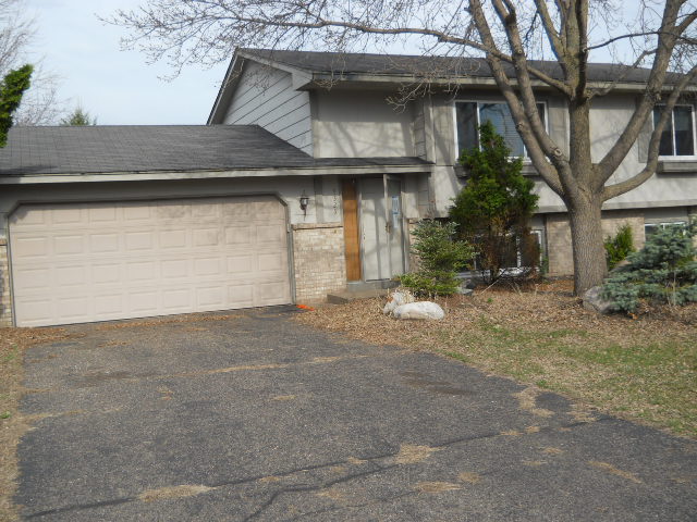 9325 Sheridan Ave N, Brooklyn Park, MN 55444 