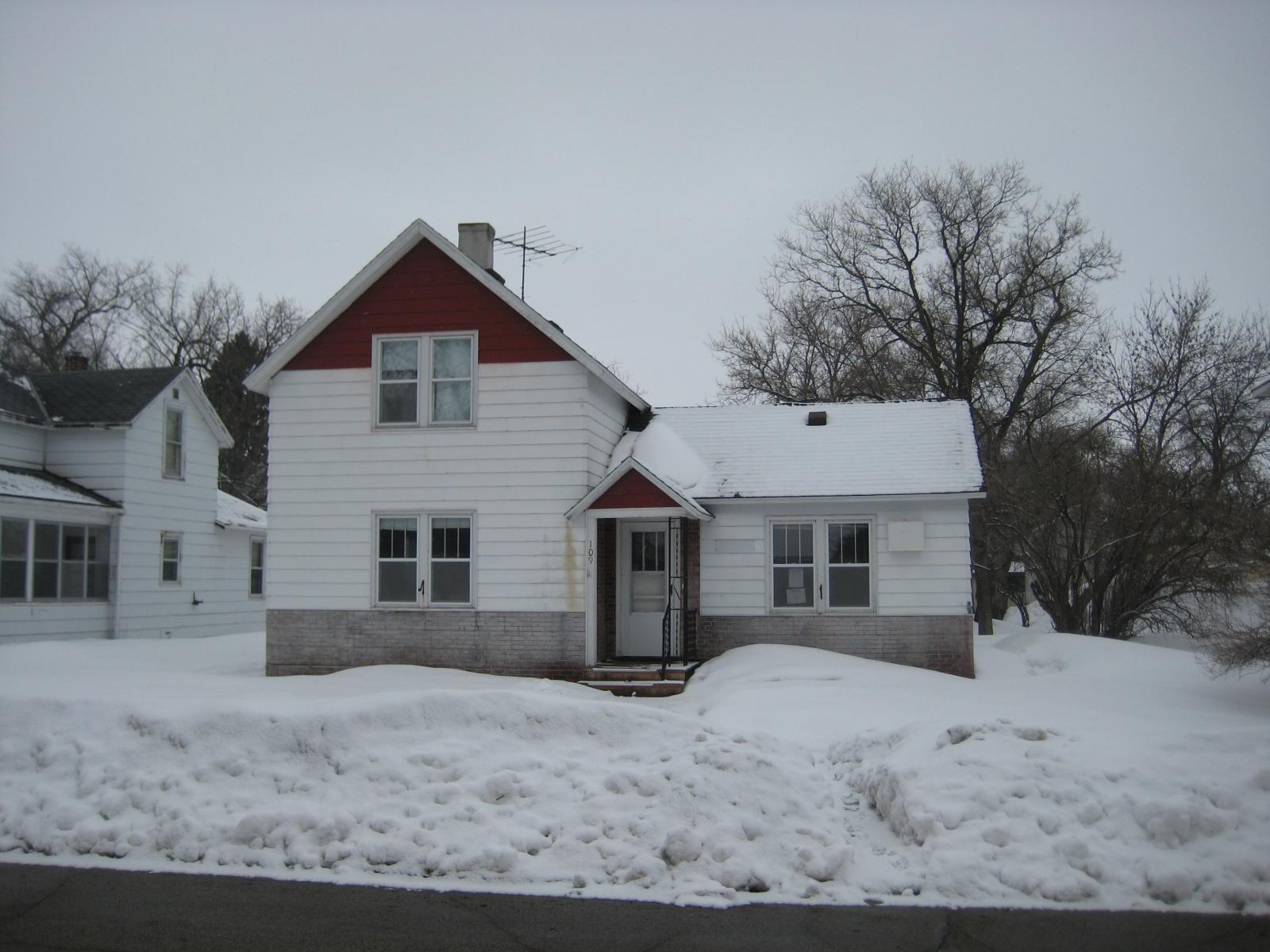 109 4th Street NE, Barnesville, MN 56514 