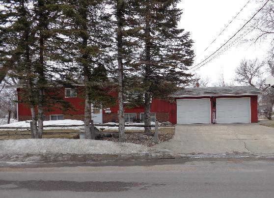 106 6th Ave, Crookston, MN 56716 