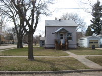 1003 10th St N, Moorhead, MN 56560 