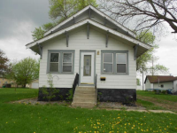 921 Baxter Ave N, Glencoe, MN 55336 