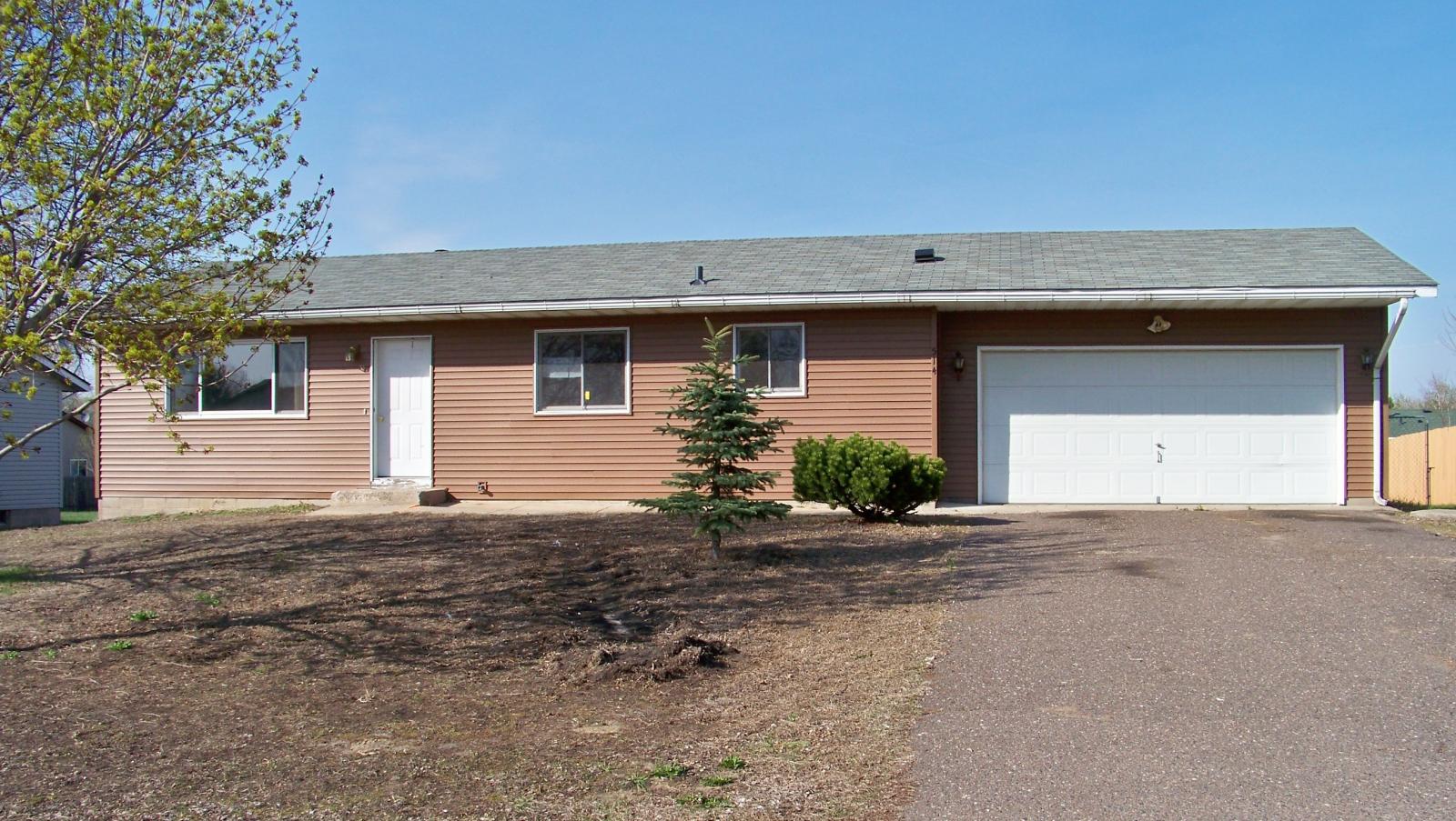 514 Nina St, Isanti, MN 55040 