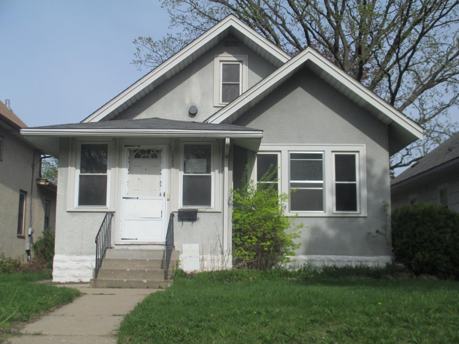 2905 31st Ave S, Minneapolis, MN 55406 