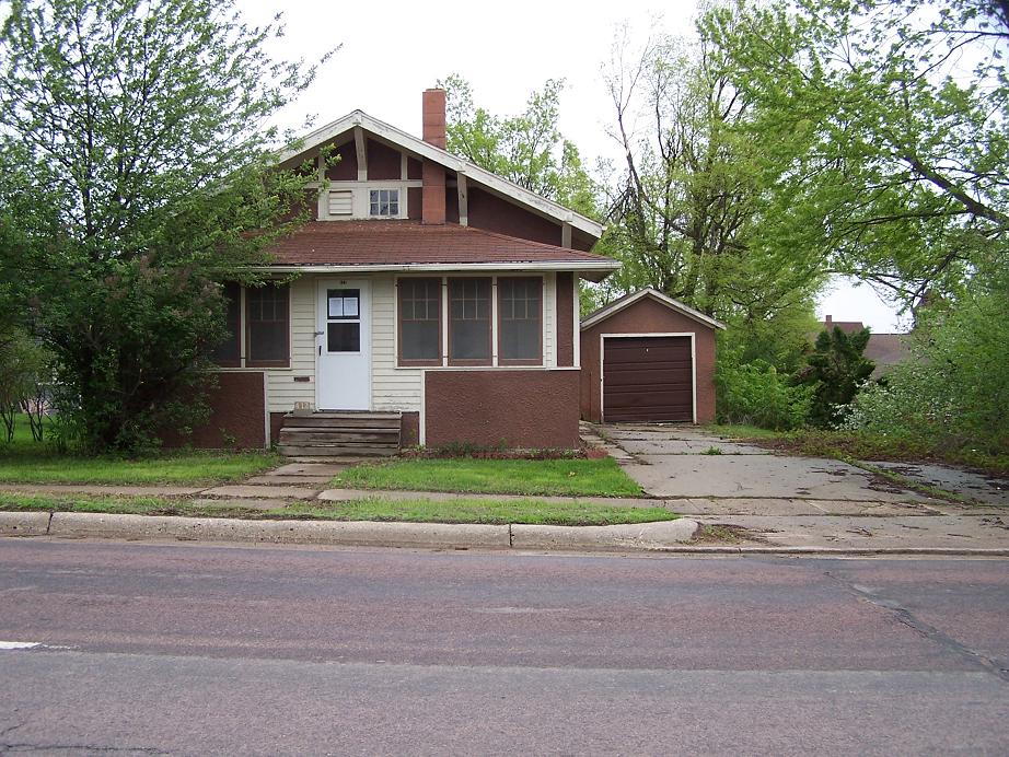 412 N Kniss Avenue, Luverne, MN 56156 