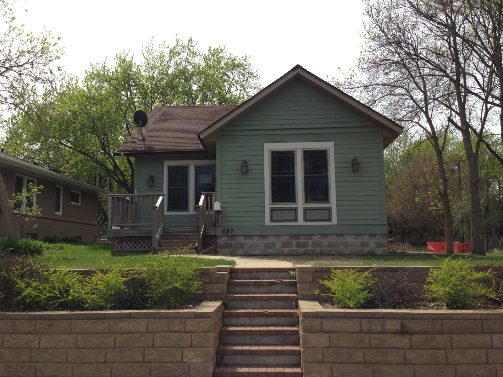 687 N Hazel St N, Saint Paul, MN 55119 