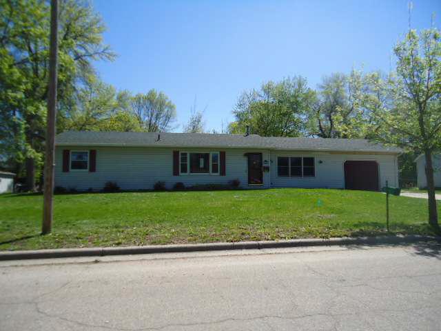 224 Hawaii St, Willmar, MN 56201 