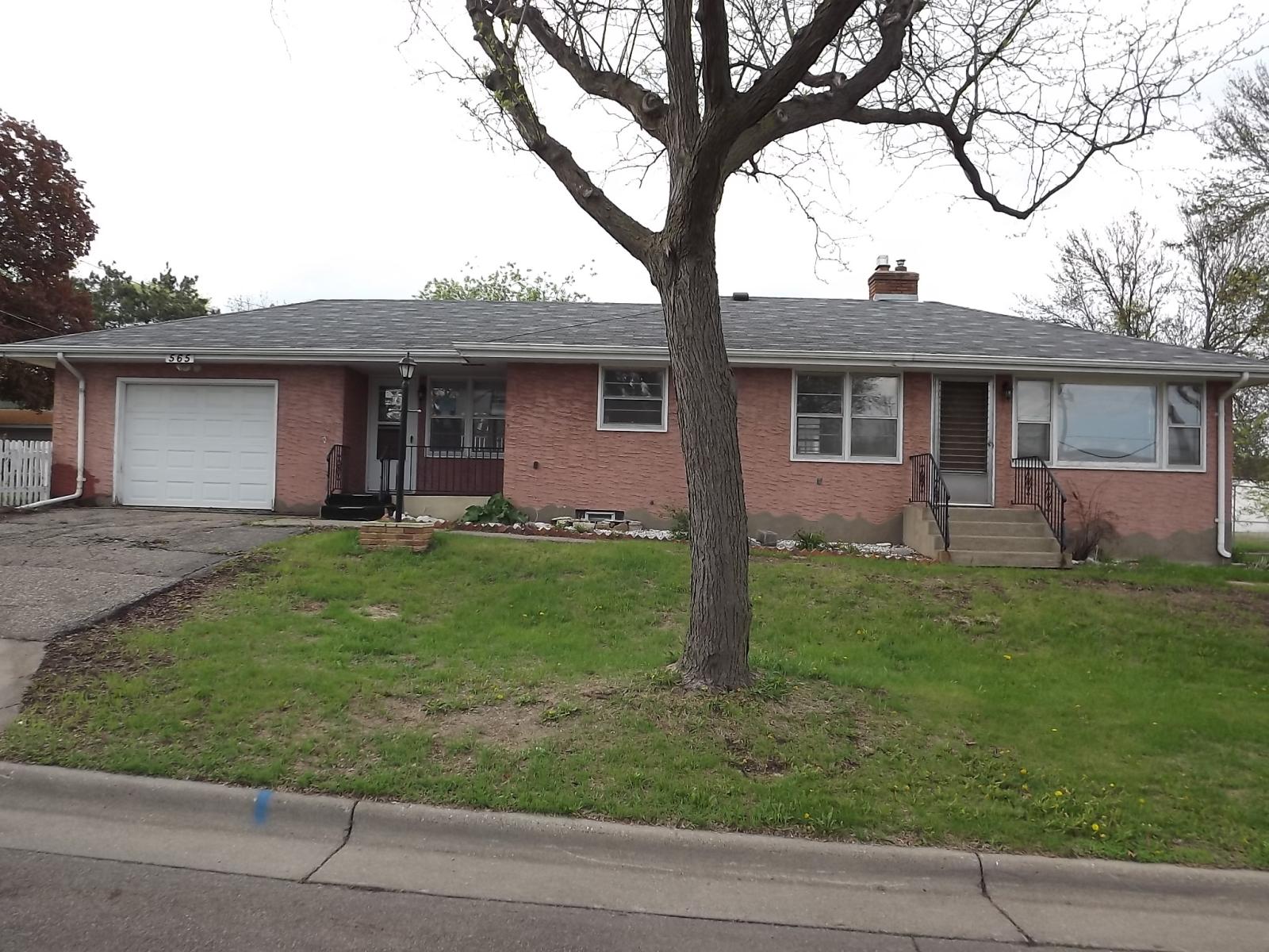 565 Lawson Avenue W, St Paul, MN 55117 