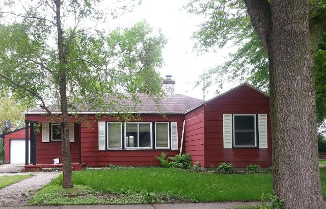 827 S Ave N, North Mankato, MN 56003 