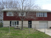 421 20th Ave S, South Saint Paul, MN 55075 