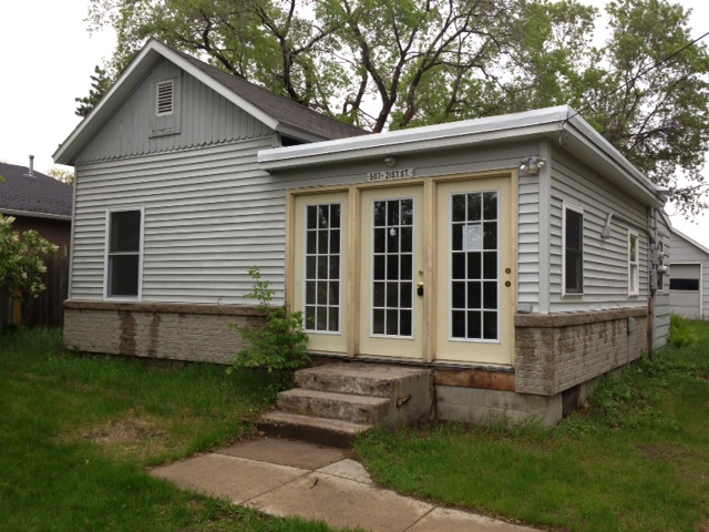 507 21st St NW, Bemidji, MN 56601 