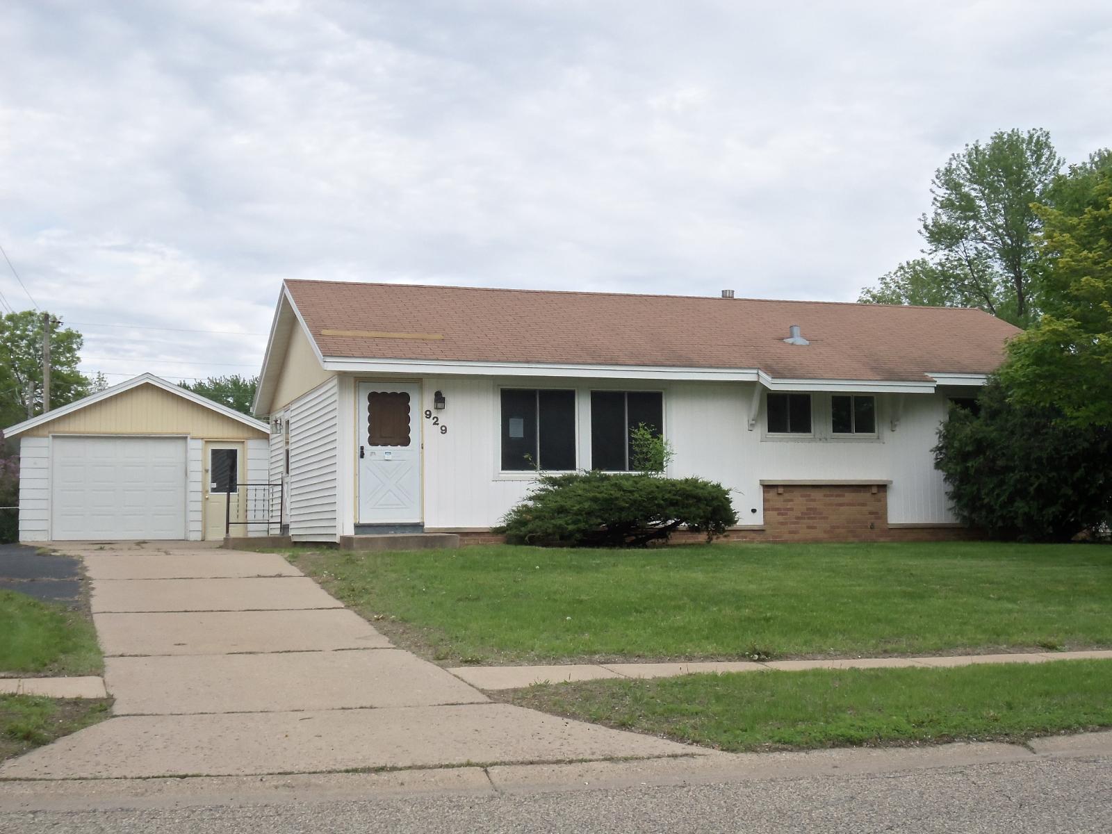 929 Redwell Ln, Apple Valley, MN 55124 