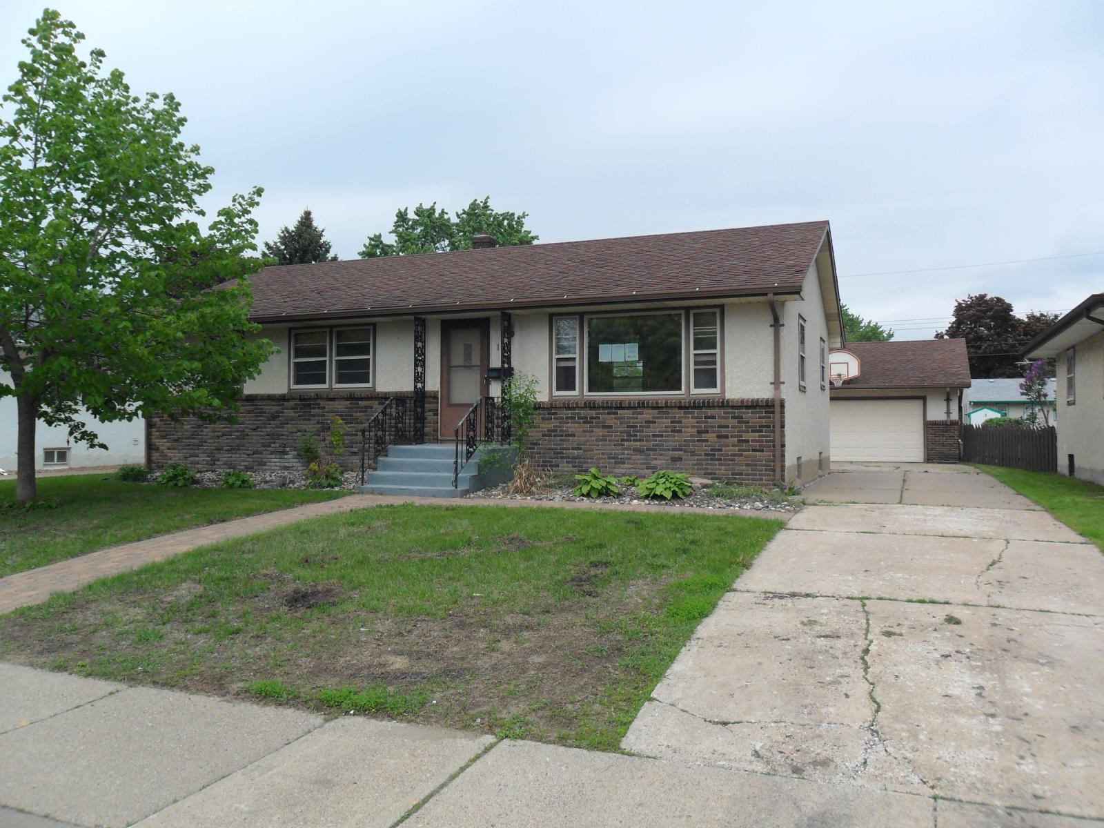 136 Poplar St W, South St Paul, MN 55075 