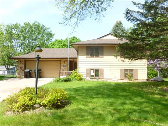 10672 Verdin Street, Coon Rapids, MN 55433 