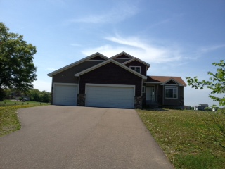 4700 Verde Valley R, Oak Grove, MN 55303 