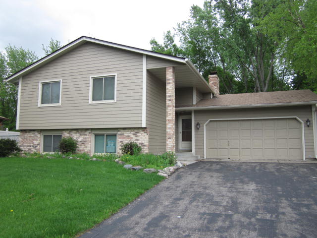 6933 Polaris Lane N, Osseo, MN 55311 