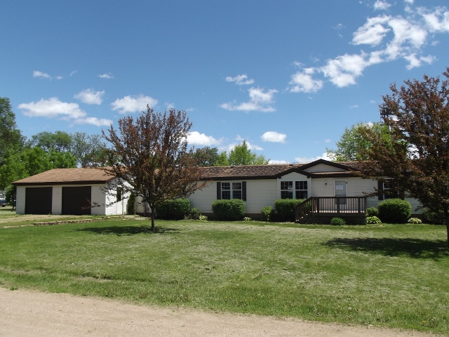 110 N Elm St, Sherburn, MN 56171 