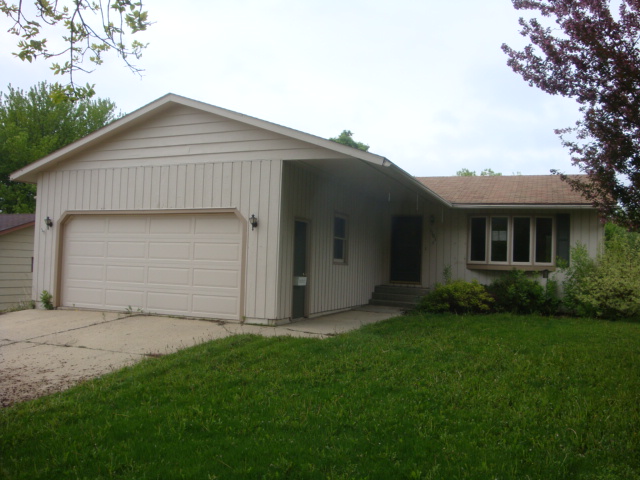 1101 5th St NW, Kasson, MN 55944 