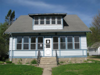 321 South Lincoln S, Lake Crystal, MN 56055 