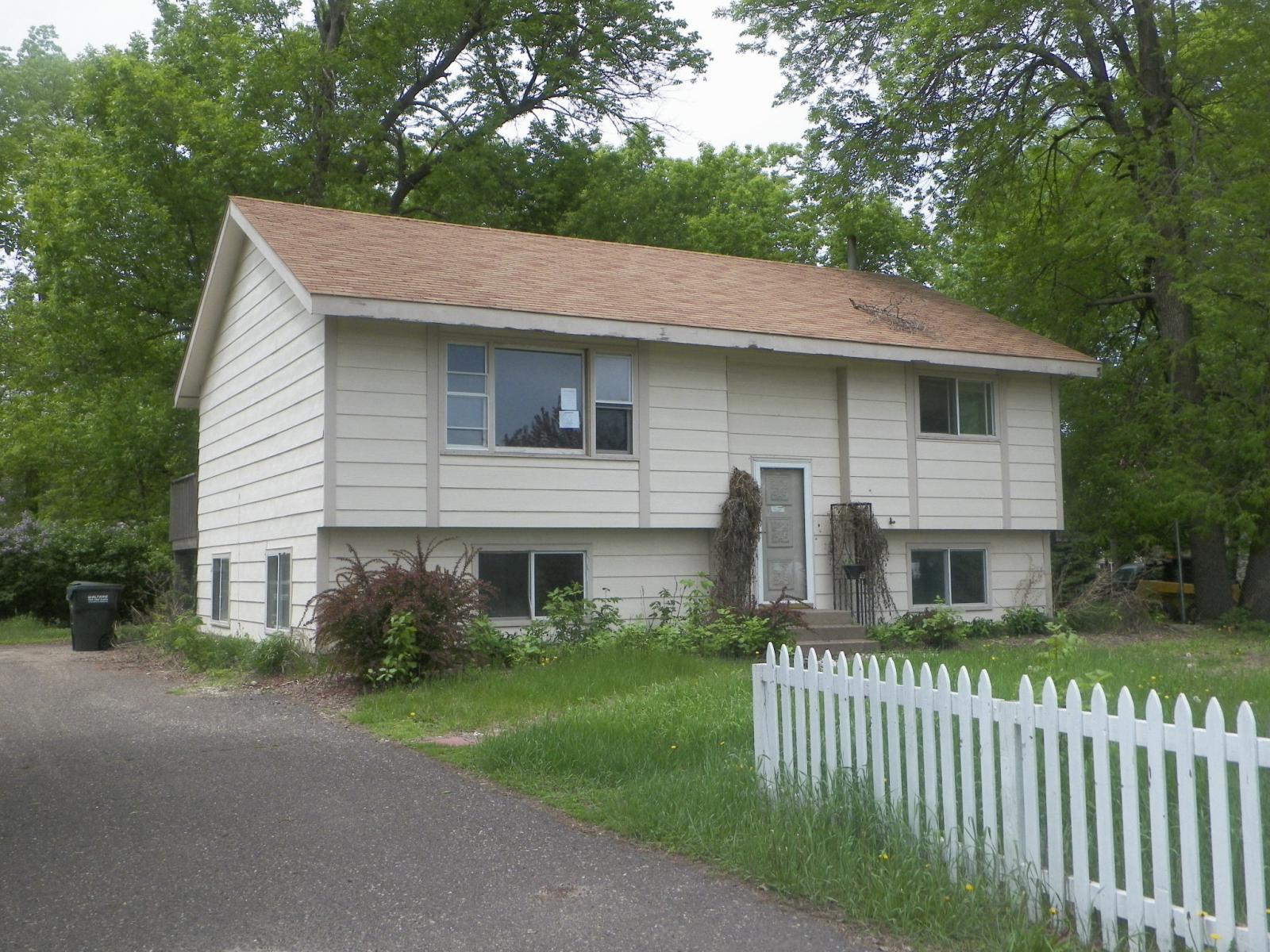 284 Old Hwy 8 NW, New Brighton, MN 55112 