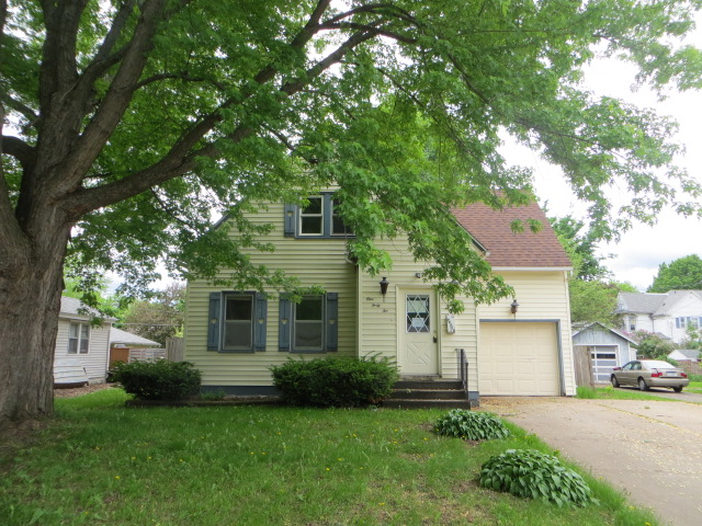 142 Red Wing Ave N, Red Wing, MN 55066 