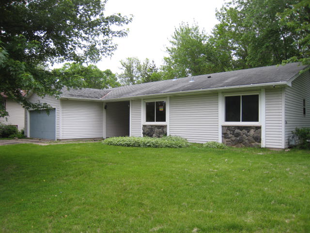 8725 Westwind Cir, Eden Prairie, MN 55344 