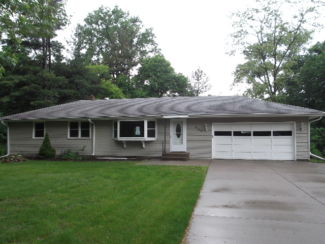 8346 Groveland Rd, Mounds View, MN 55112 