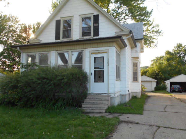 2303 Rockwood Avenu, Saint Paul, MN 55116 