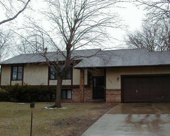 7517 82nd Ave N, Brooklyn Park, MN 55445 