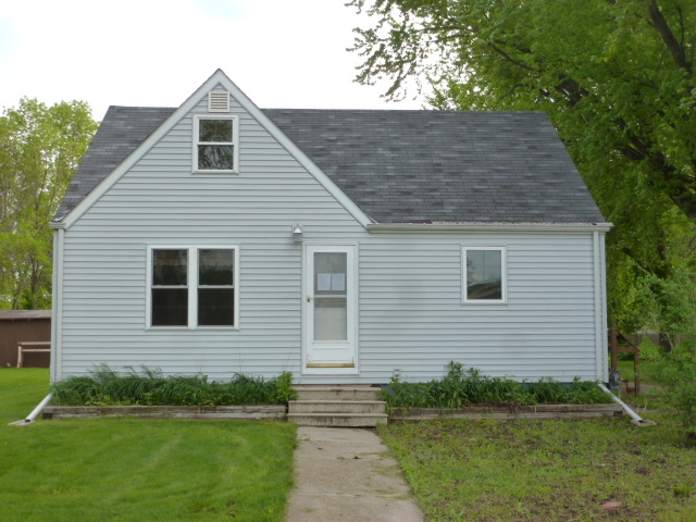506 W 10th St, Morris, MN 56267 