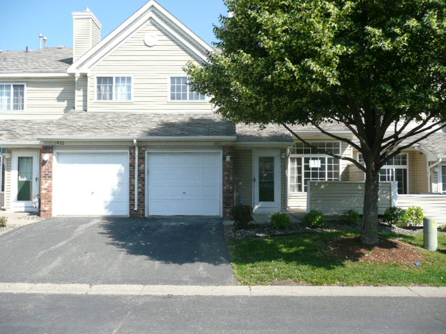 1920 Sapphire Pt, Eagan, MN 55122 
