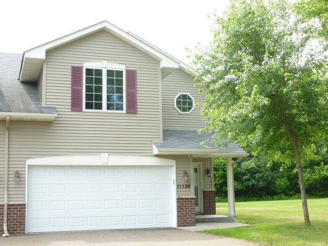 11126 Edgewood Cir, Champlin, MN 55316 