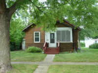 484 Park St, Tracy, MN 56175 