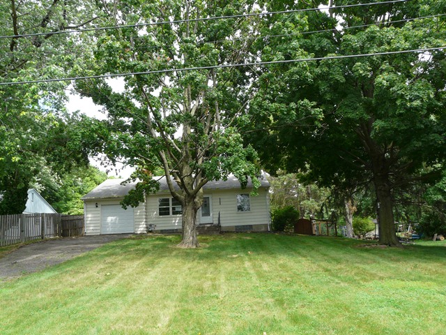 211 Milbert Rd, Minnetonka, MN 55305 