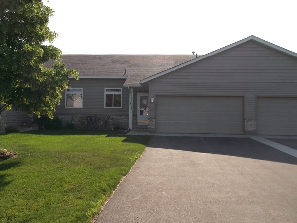 1526 Balinese St, Shakopee, MN 55379 