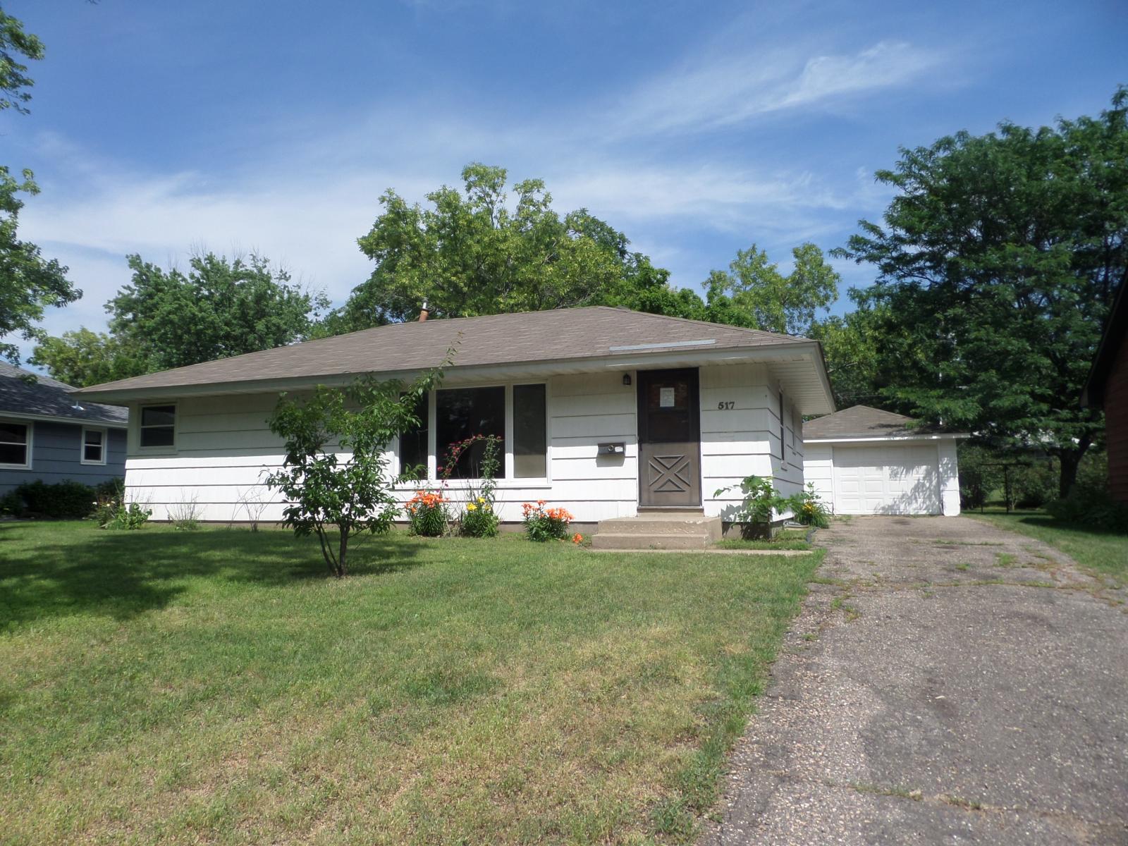 517 5th Ave S, Hopkins, MN 55343 