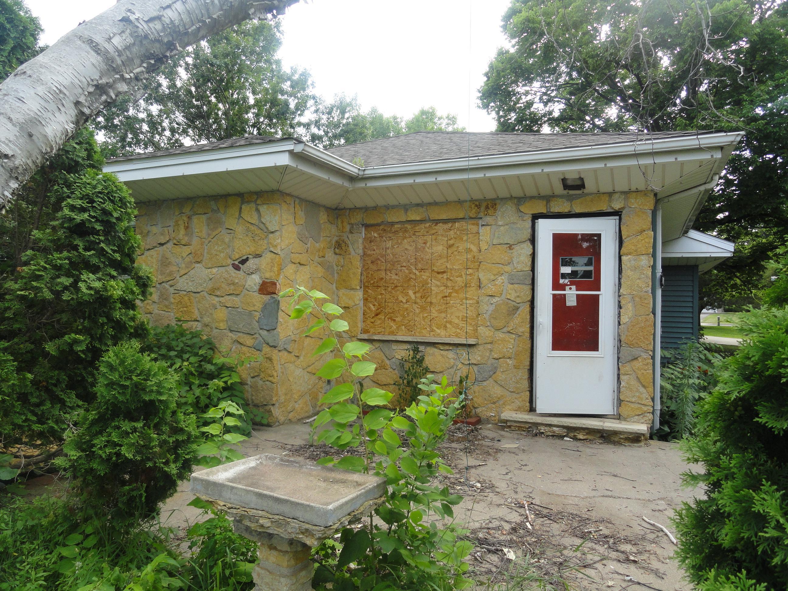 107 21st St W, Hastings, MN 55033 