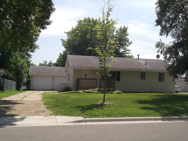 1221 State St W, Cannon Falls, MN 55009 