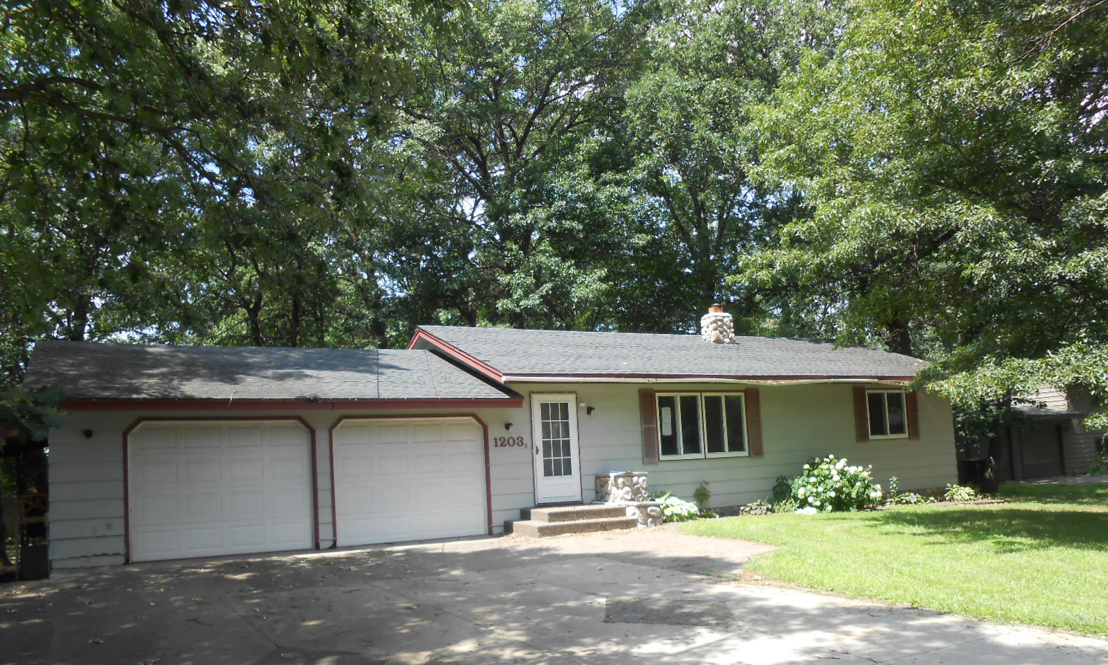 1203 11th Ave N, Princeton, MN 55371 