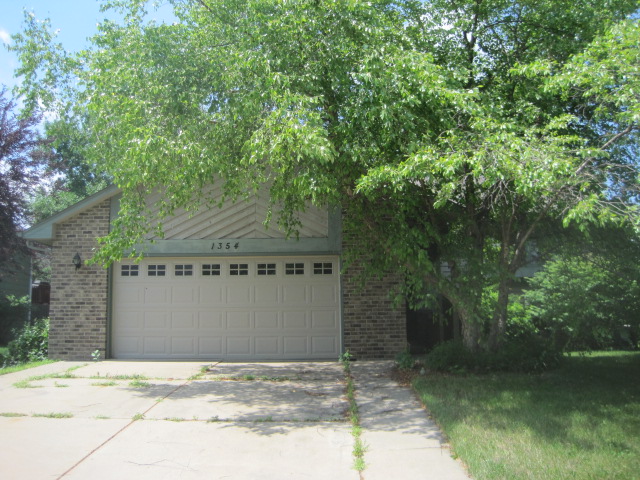 1354 Surrey Ln, Woodbury, MN 55125 