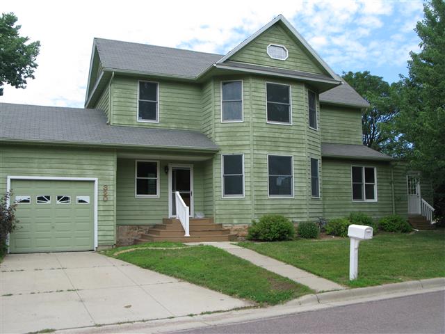 320 N Front St, Saint Peter, MN 56082 