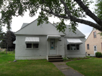 1751 4th St E, Saint Paul, MN 55106 