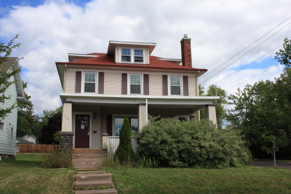 4231 Robinson St, Duluth, MN 55804 