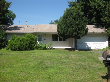 8270 Monroe St NE, Spring Lake Park, MN 55432 