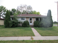 1411 16th St N, Moorhead, MN 56560 