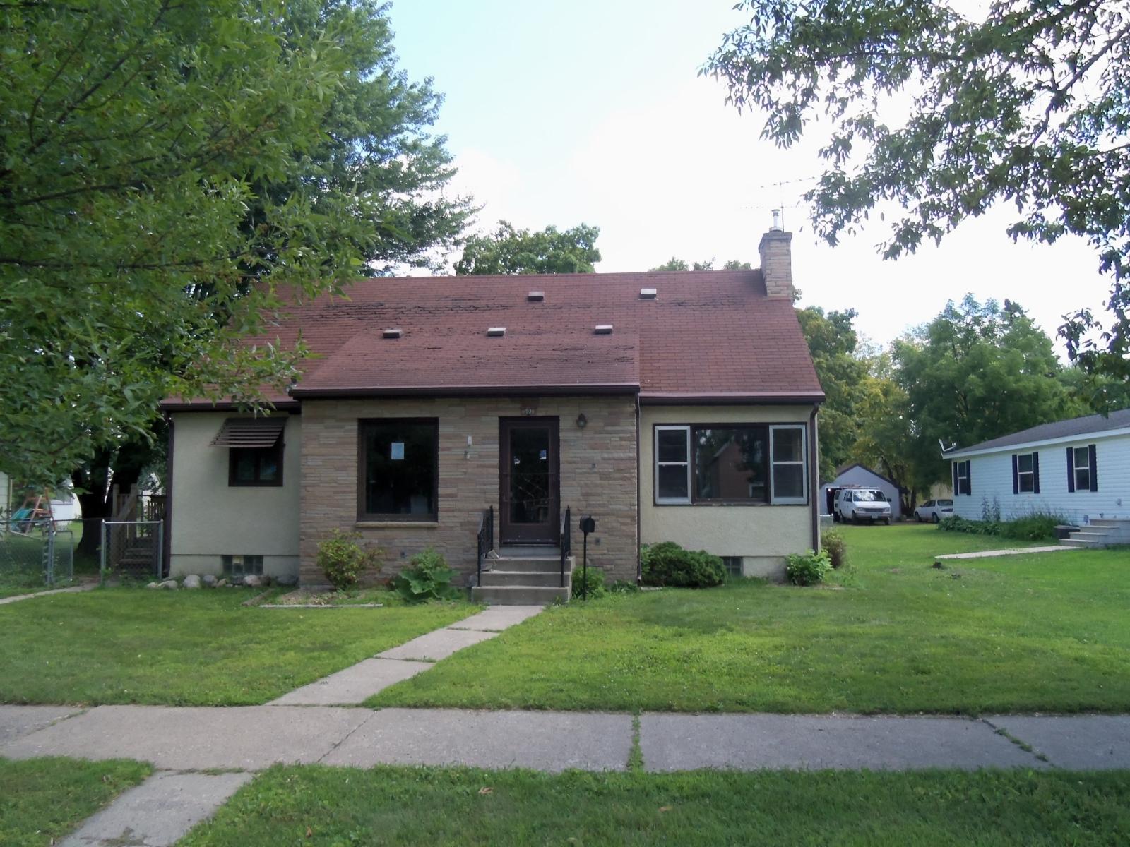 507 3rd St NE, Montgomery, MN 56069 